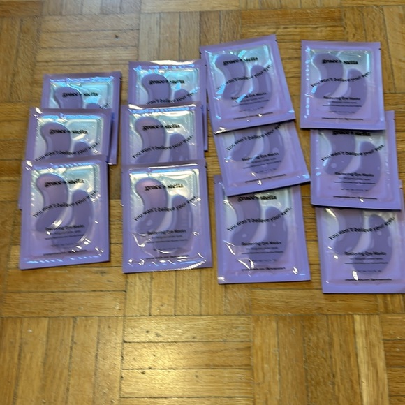 grace & stella Purple Skincare Packets - Picture 3 of 4